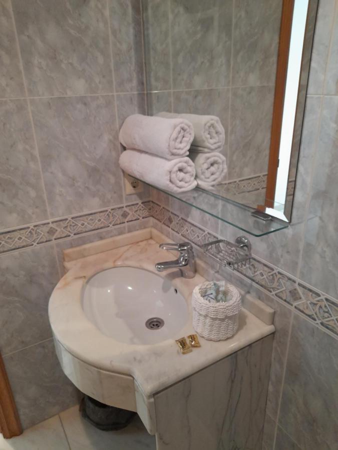 סיגוויירו Hotel Os Carballos מראה חיצוני תמונה