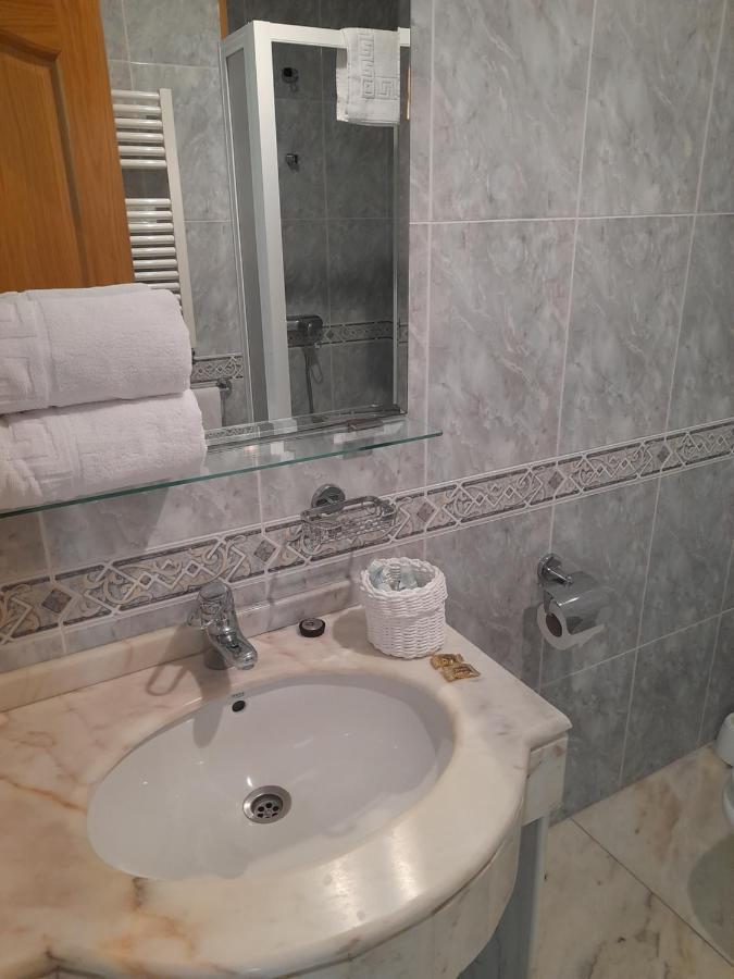 סיגוויירו Hotel Os Carballos מראה חיצוני תמונה